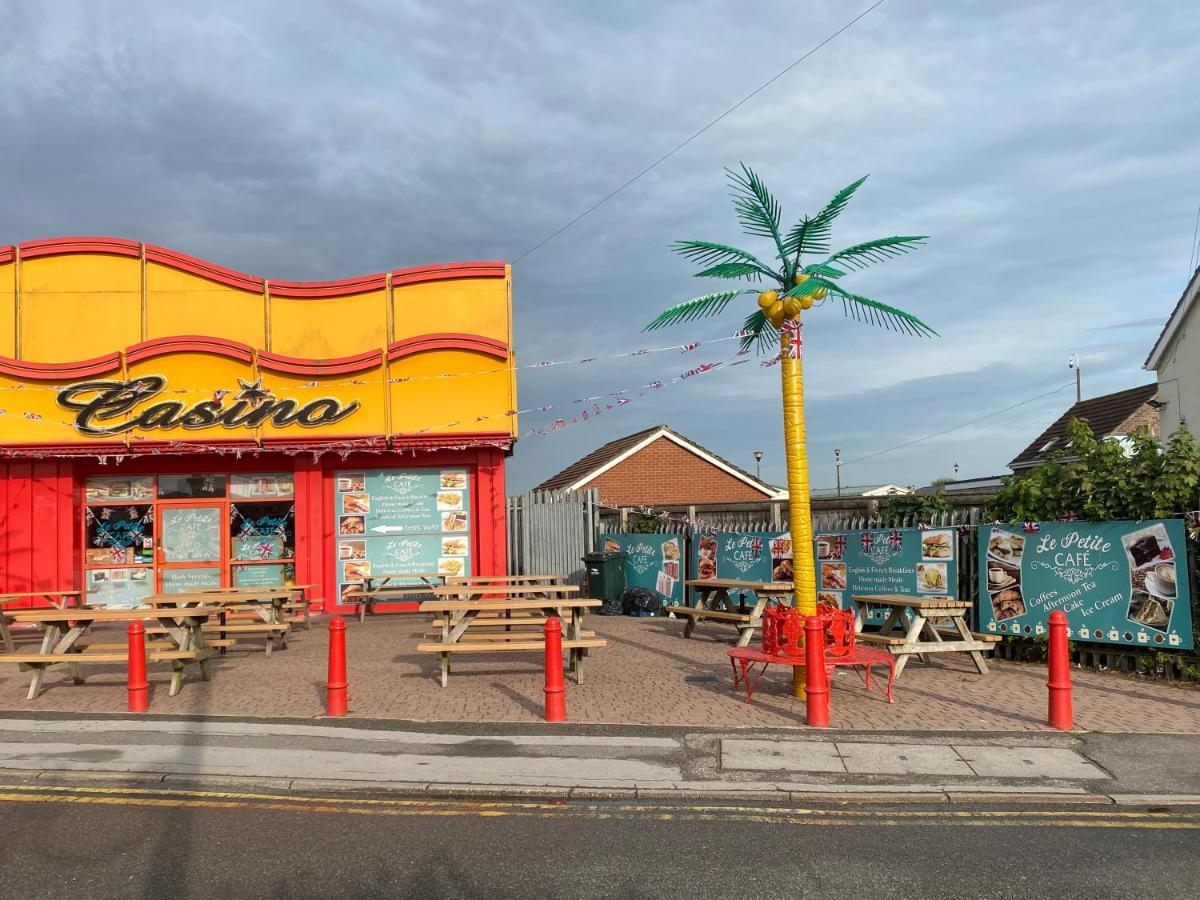 Palm Grove 132 - Pet Friendly, Wifi, Central Heating, Close To Shops And Beach - Meadow Lakes Caravan & Lodge Hire Chapel Saint Leonards Exterior photo